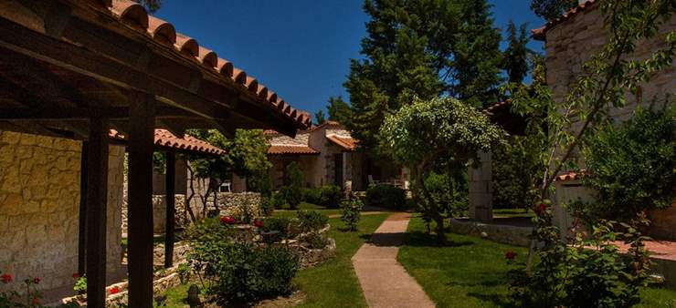 Petrino Suites Hotel