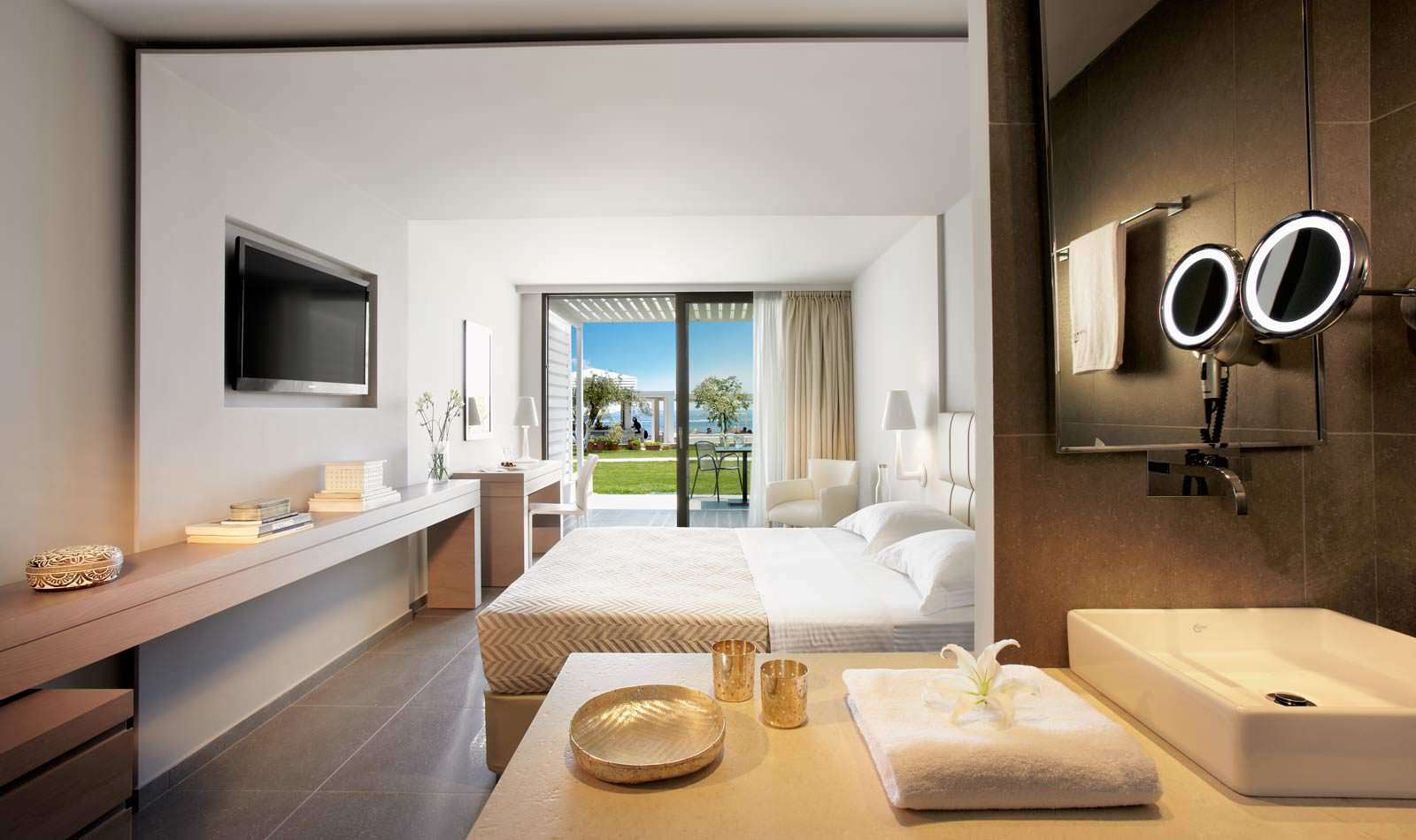 Deluxe Double Room Beachfront