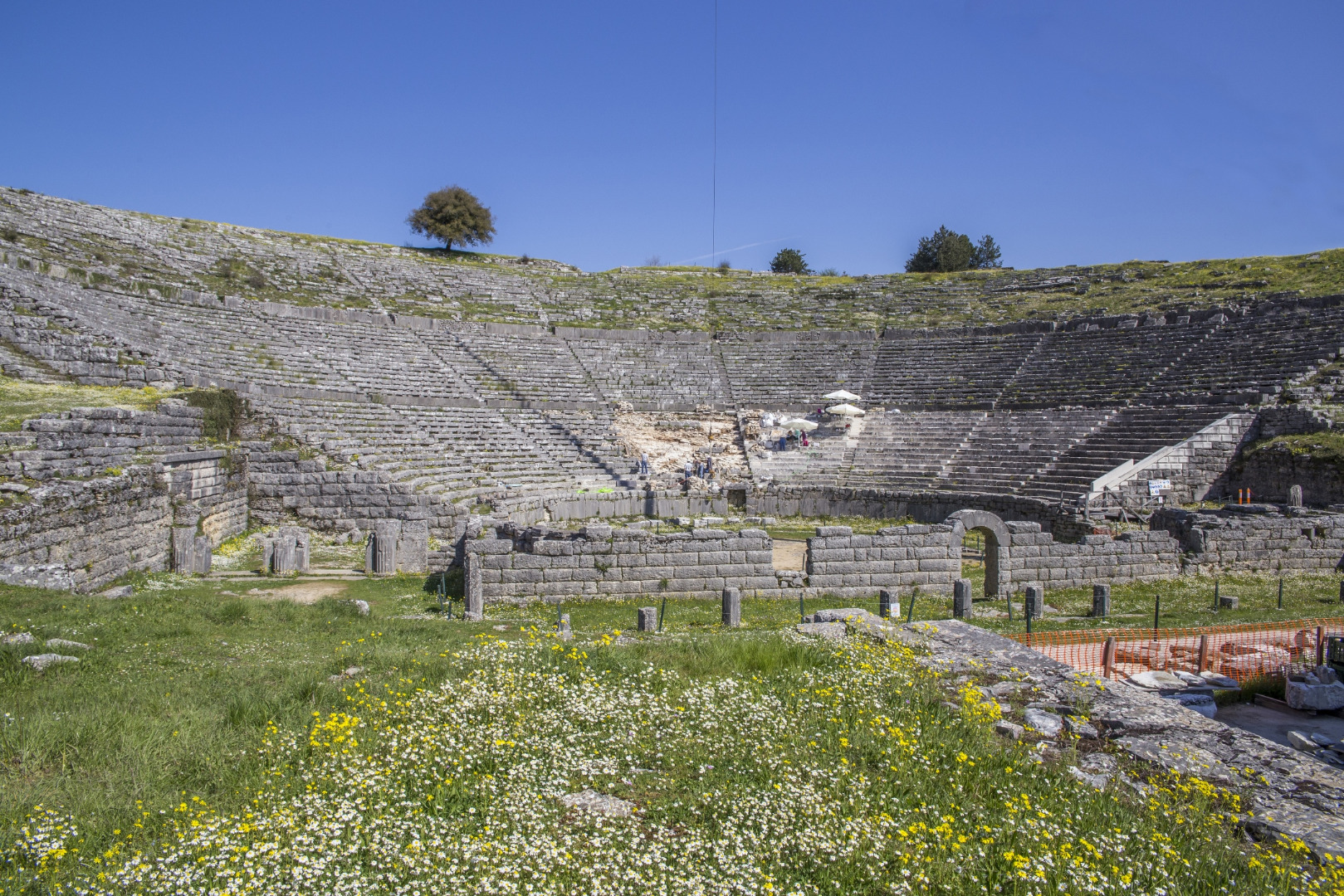 Dodoni - Theater.jpg