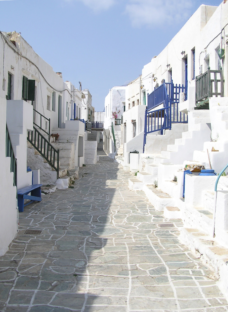 Folegandros straatje nieuw.jpg