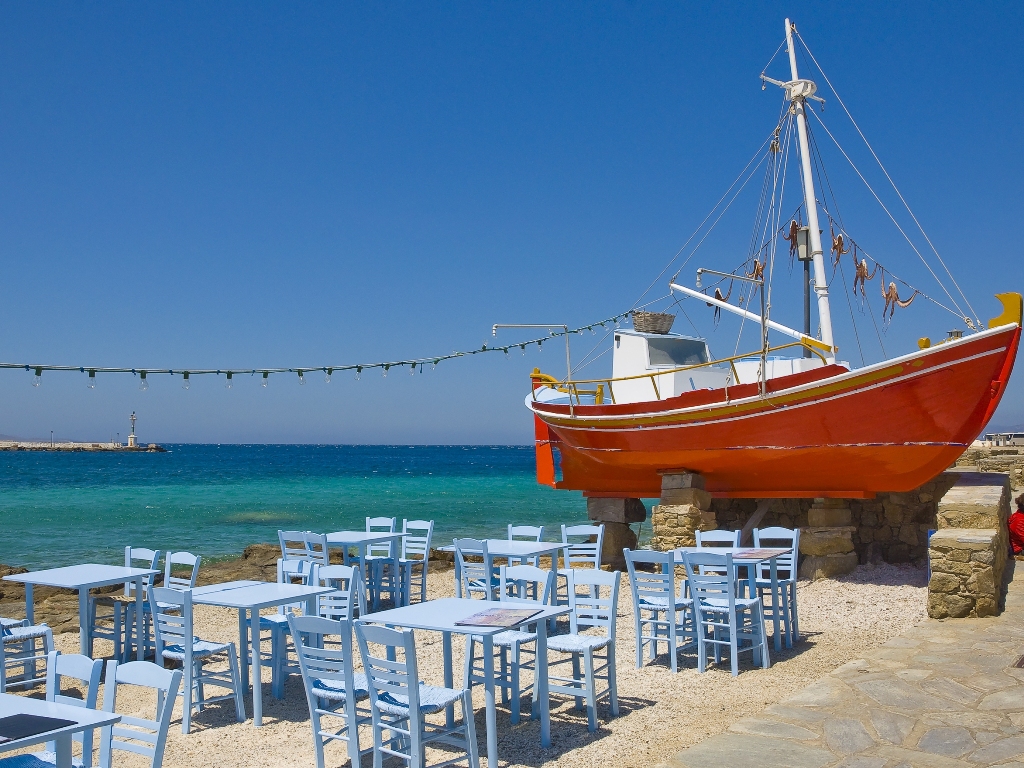Mykonos red boat (2).jpg - Polyplan Reizen