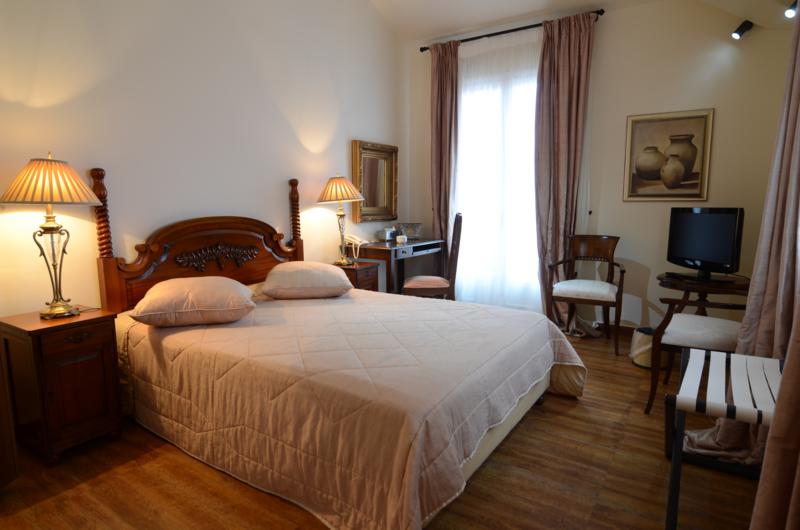 Korina Gallery Hotel Deluxe room Kastos