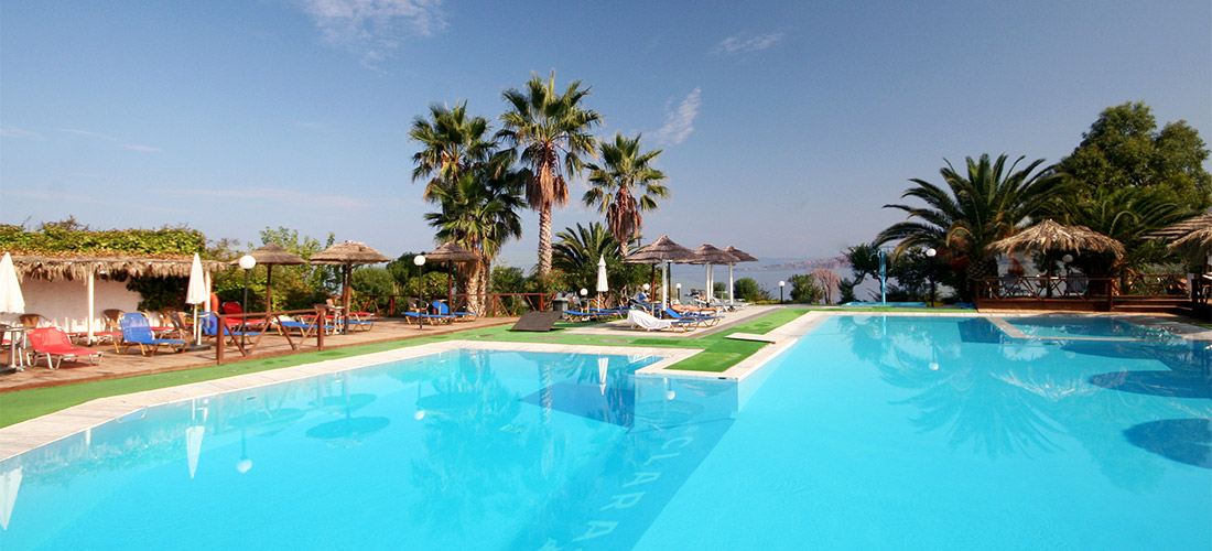 Clara Hotel Zwembad (1)