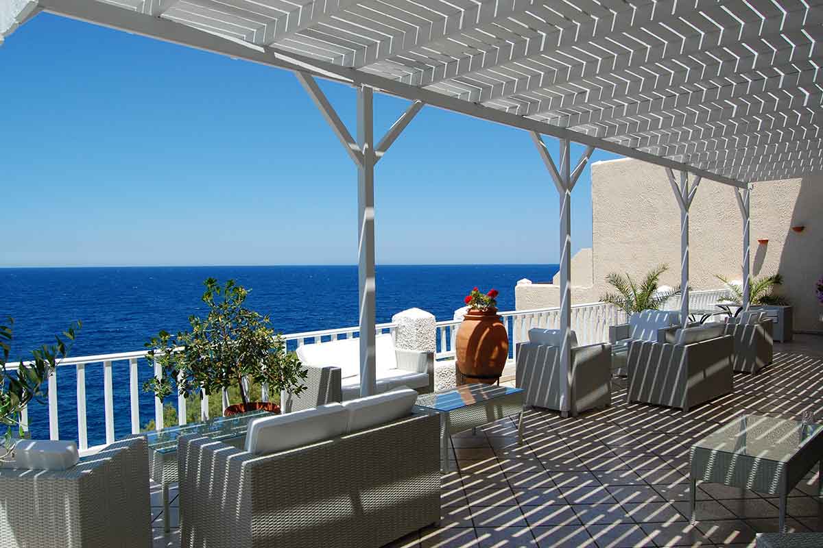 Cavos Bay Hotel & Studio's 