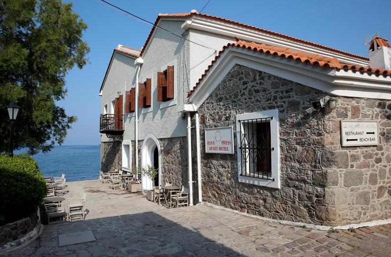 Olive Press Aanzicht