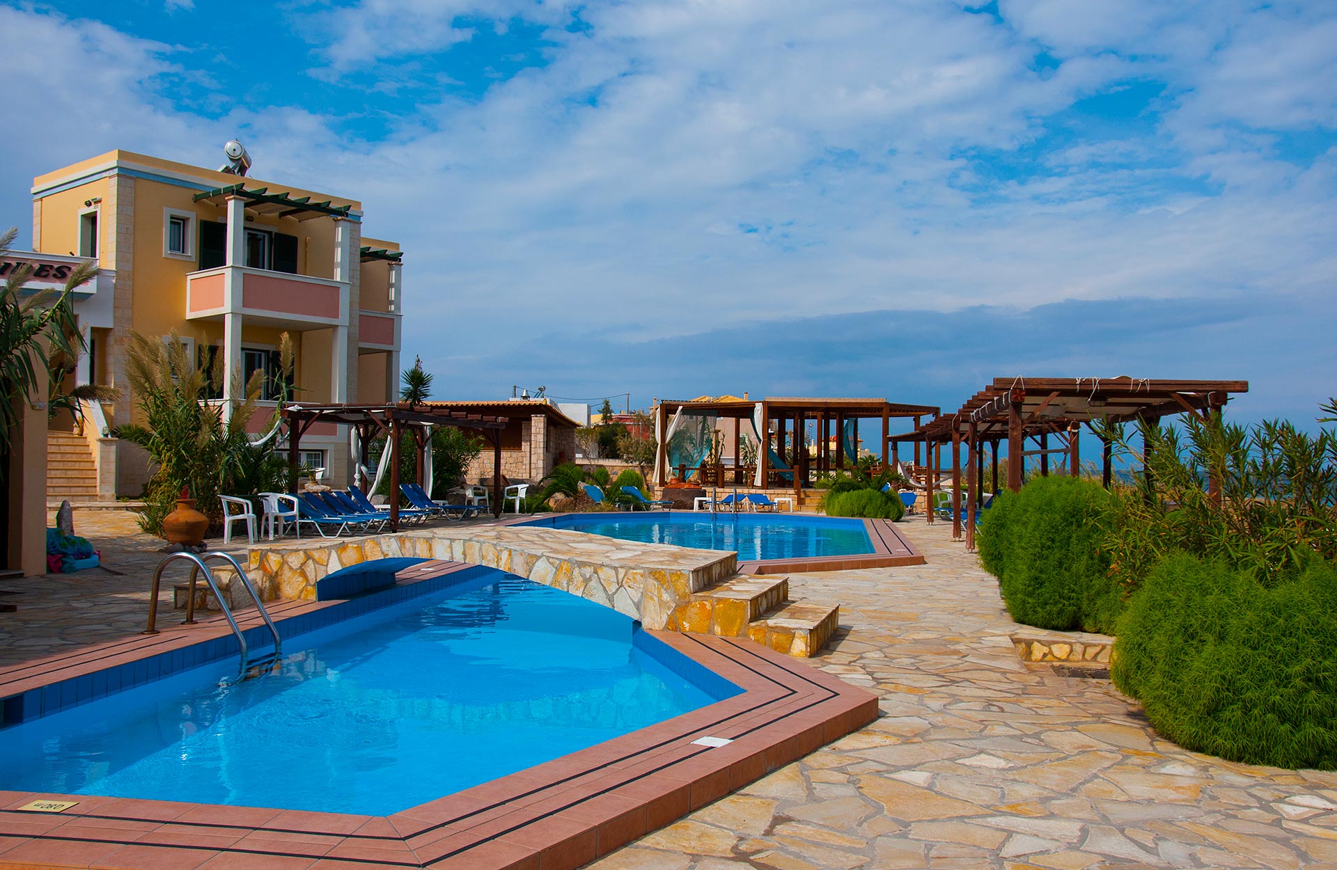 Irides Luxury Apartments