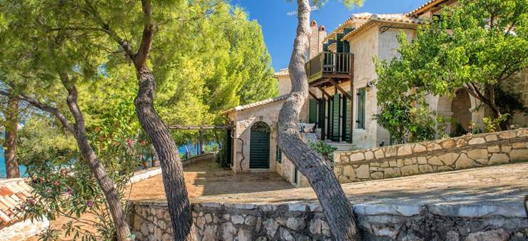 Nobelos Seaside Lodge