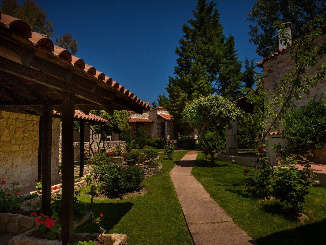 Petrino Suites Hotel 