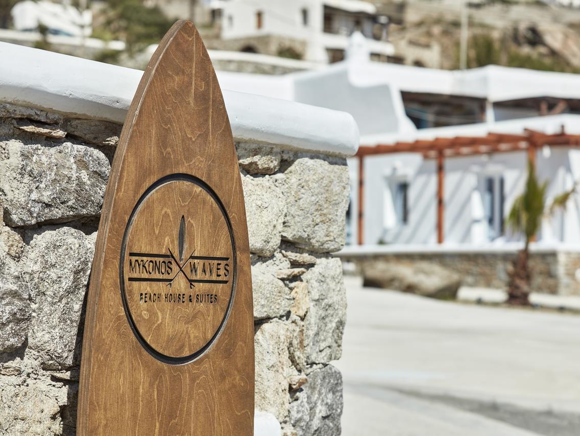 Mykonos Waves