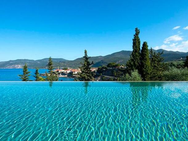 Uitzicht vanuit het zwembad