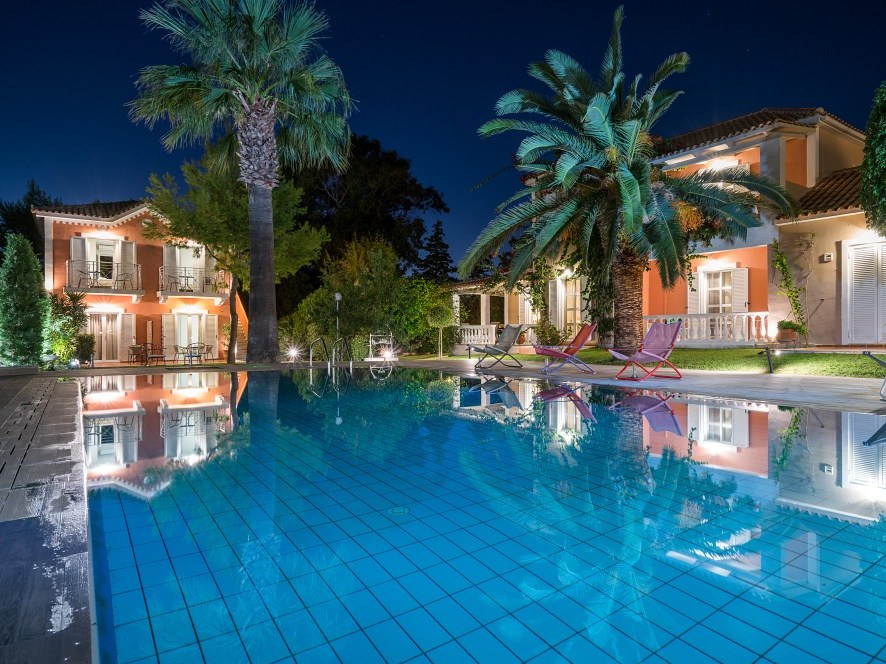 Aeolos Hotel & Suites