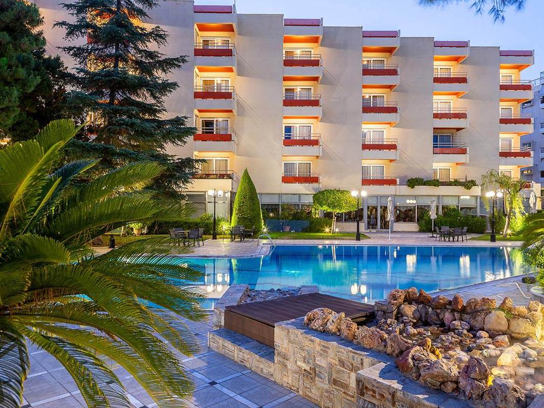 Oasis Hotel & Apartments