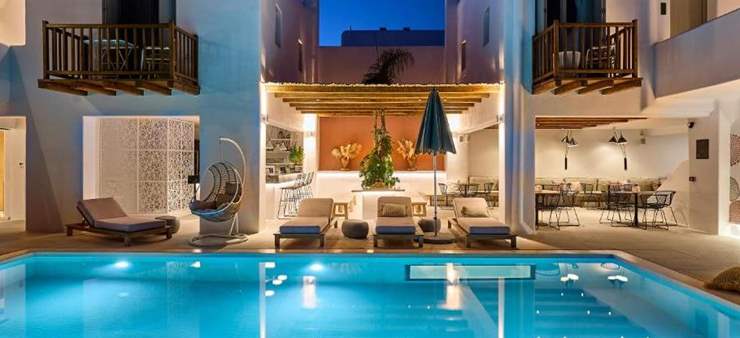 Adorno Beach Hotel & Suites