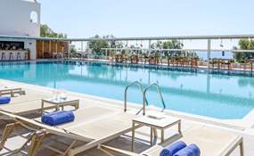 Kamari Beach Hotel - Polyplan Reizen