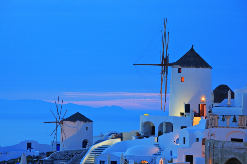 Santorini Windmill In Oia - Polyplan Reizen