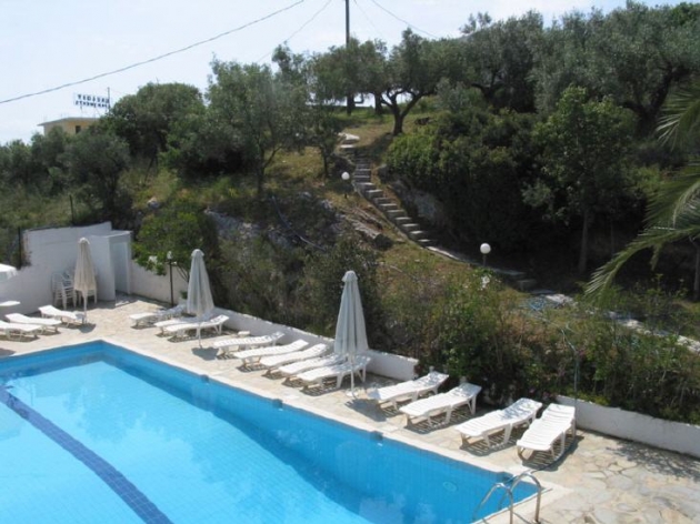 Zwembad Phaistos Hotel (op 50m afstand)